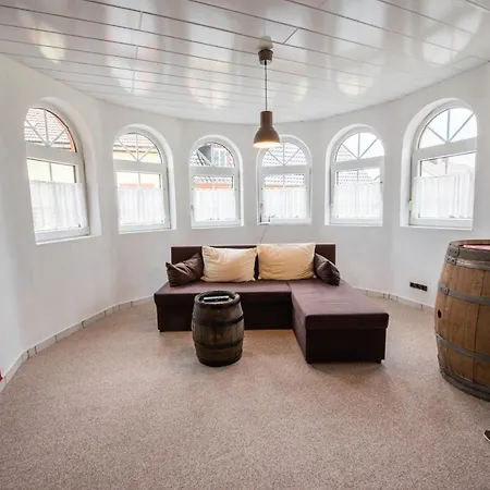 Weinschloesschen Im Weingut Roos 3* Ilbesheim