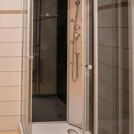 Weinschloesschen Im Weingut Roos 3*