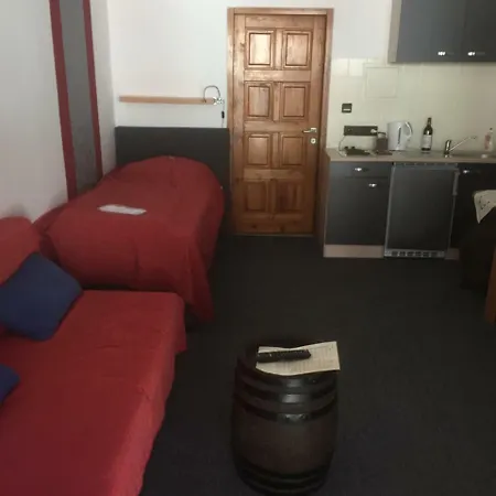 Hotel Weinschloesschen Im Weingut Roos