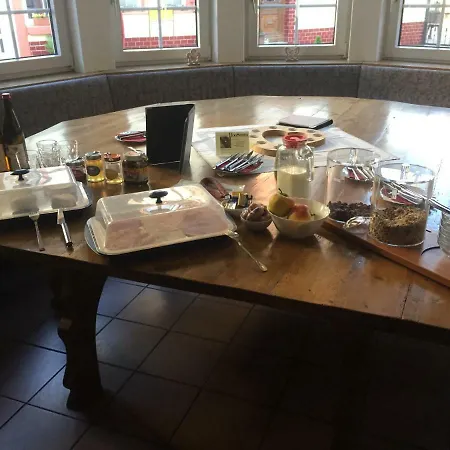 Hotel Weinschloesschen Im Weingut Roos 3*