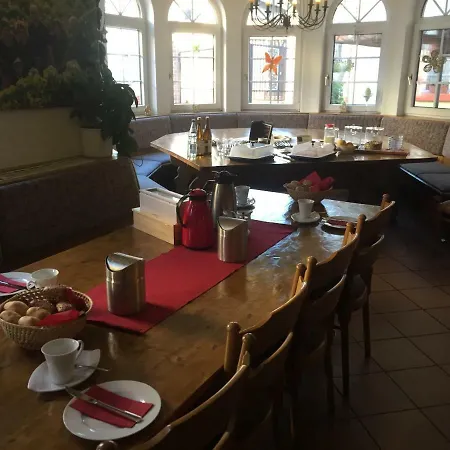 Weinschloesschen Im Weingut Roos Hotel Ilbesheim